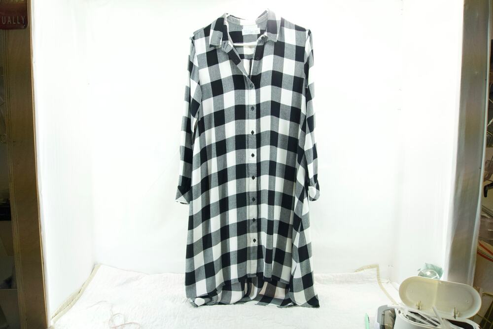 Time & tru women’s S 4/6 long sleeve checkered button up high low Dress.